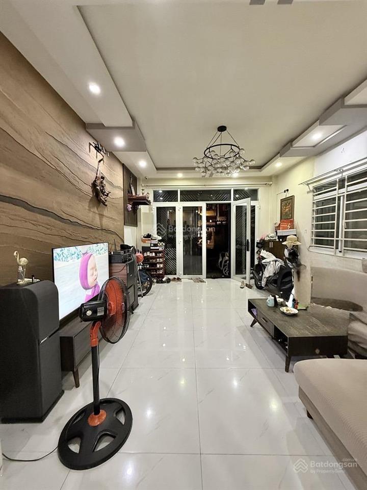 Bán nhà trương quốc dungcạnh hxt  dt 4.4 x13m  5pn  sổ nét