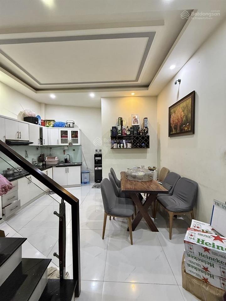 Bán nhà trương quốc dungcạnh hxt  dt 4.4 x13m  5pn  sổ nét