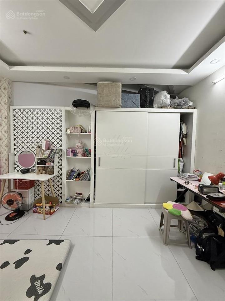 Bán nhà trương quốc dungcạnh hxt  dt 4.4 x13m  5pn  sổ nét