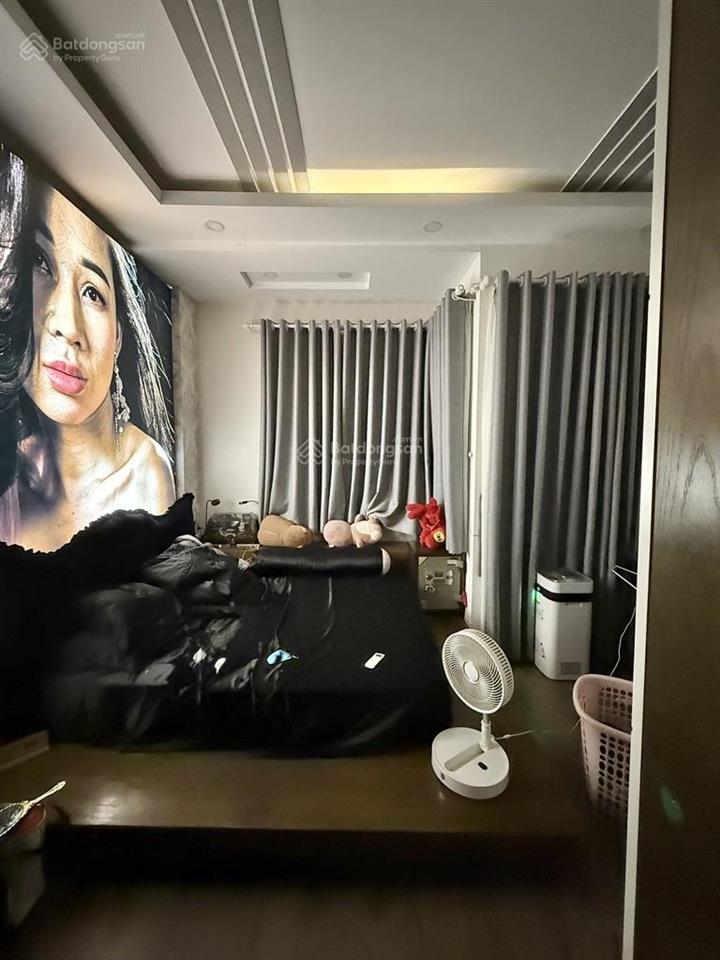 Bán nhà trương quốc dungcạnh hxt  dt 4.4 x13m  5pn  sổ nét