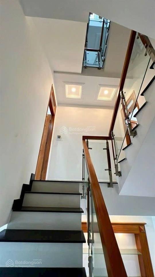 Nhà mới 4 tâng, dt (4x16,2)m2, hẻm xe hơi thông, liên khu 56, bình tân, giá 6,7 tỷ còn tl