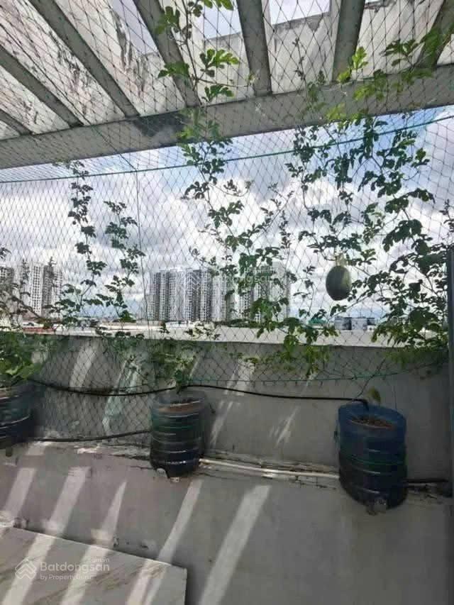 Mặt tiền hẻm 8m thông nhà 4 tầng, dt (4x20)m2, sát đường thoại ngọc hầu tân phú, giá 9 tỷ còn tl