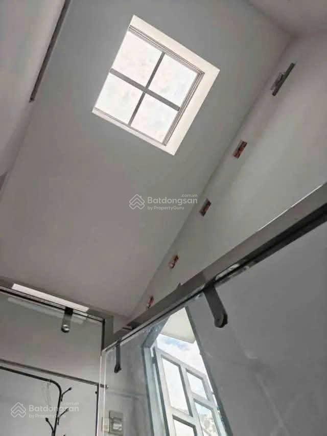 Mặt tiền hẻm 8m thông nhà 4 tầng, dt (4x20)m2, sát đường thoại ngọc hầu tân phú, giá 9 tỷ còn tl