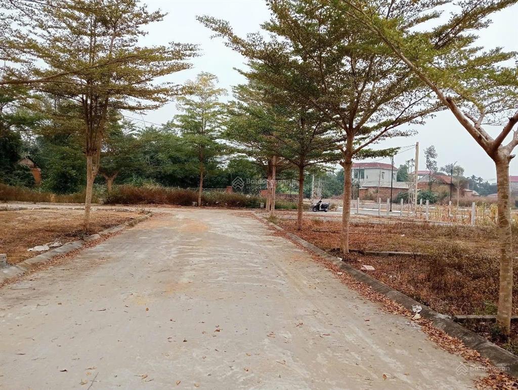 Chủ cắt lỗ sâu rẻ hơn 300 triệu bán nhanh 79m 2 mặt tiền đường thông ngay sát trung tâm xã hoà lạc