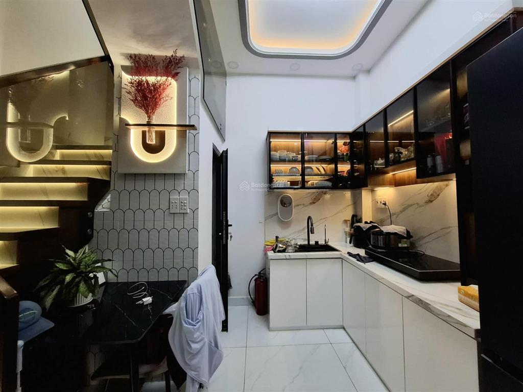 Nhà lò gốm,p9, q6, sát đường 3/2, 28m² (3.8x7.6) 4 tầng, 3pn ,vài bước ra hẻm ô tô, giá 4.98 tỷ