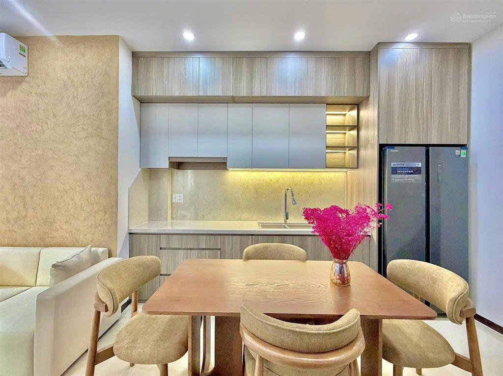Nhà lê quang định  3 tầng, 2pn  sát mặt tiền  giá 6.1 tỷ (tl)