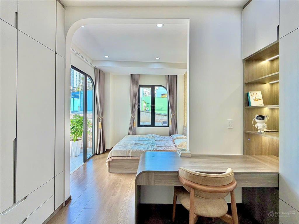 Nhà lê quang định  3 tầng, 2pn  sát mặt tiền  giá 6.1 tỷ (tl)