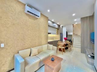 Nhà lê quang định  3 tầng, 2pn  sát mặt tiền  giá 6.1 tỷ (tl)