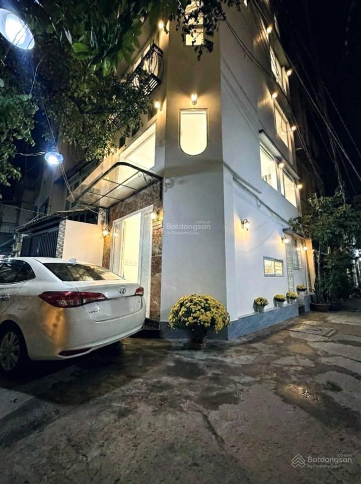 Nhà huỳnh văn bánh  căn góc 2mt hẻm xe hơi  5 tầng, ~120m² sd  giá 8.9 tỷ (tl)
