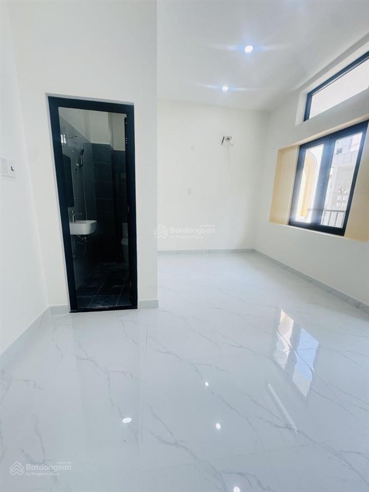 Nhà nguyễn thượng hiền  lô góc 3 mặt thoáng  ngang 5m, 4 tầng, 5pn  giá 8.16 tỷ (tl)