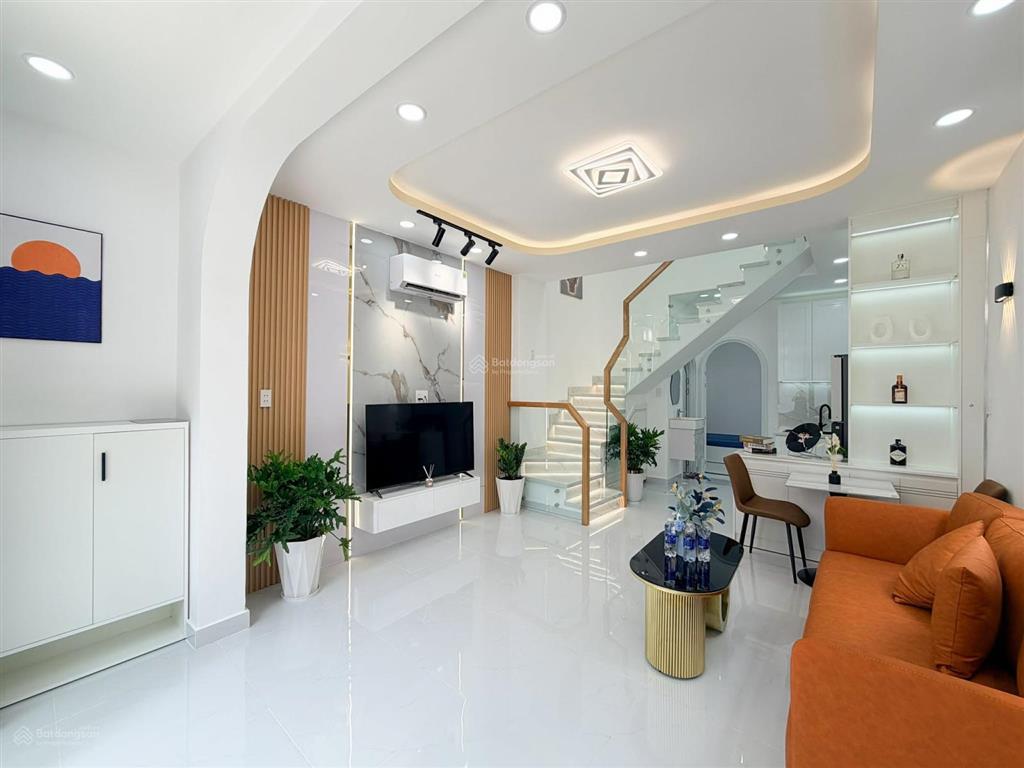 Đường số 7, gv 45m² (4x11.3) 3pn, full nội thất giá 7.3 tỷ (đã giảm 350tr)