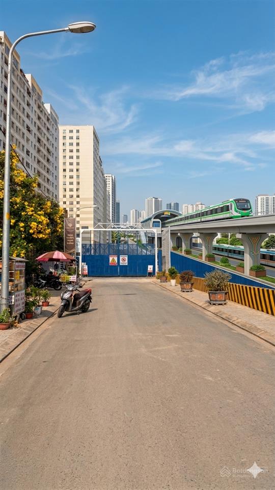 Bán lô đất mt 20m đối diện tuyến metro tại kdc phú mỹ q7