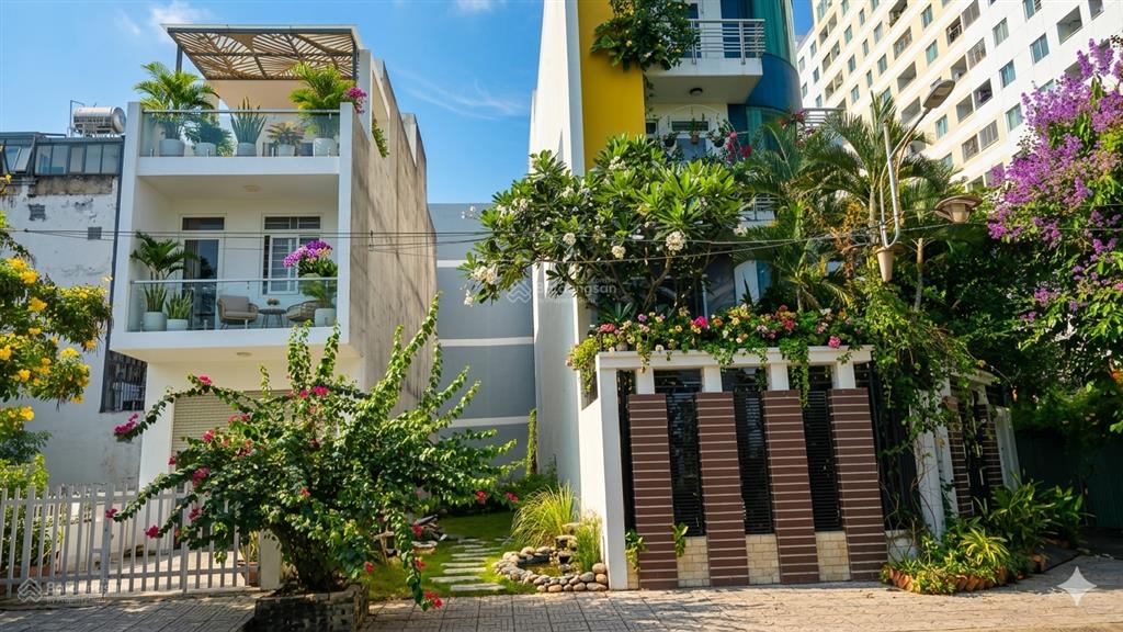 Bán lô đất mt 20m đối diện tuyến metro tại kdc phú mỹ q7