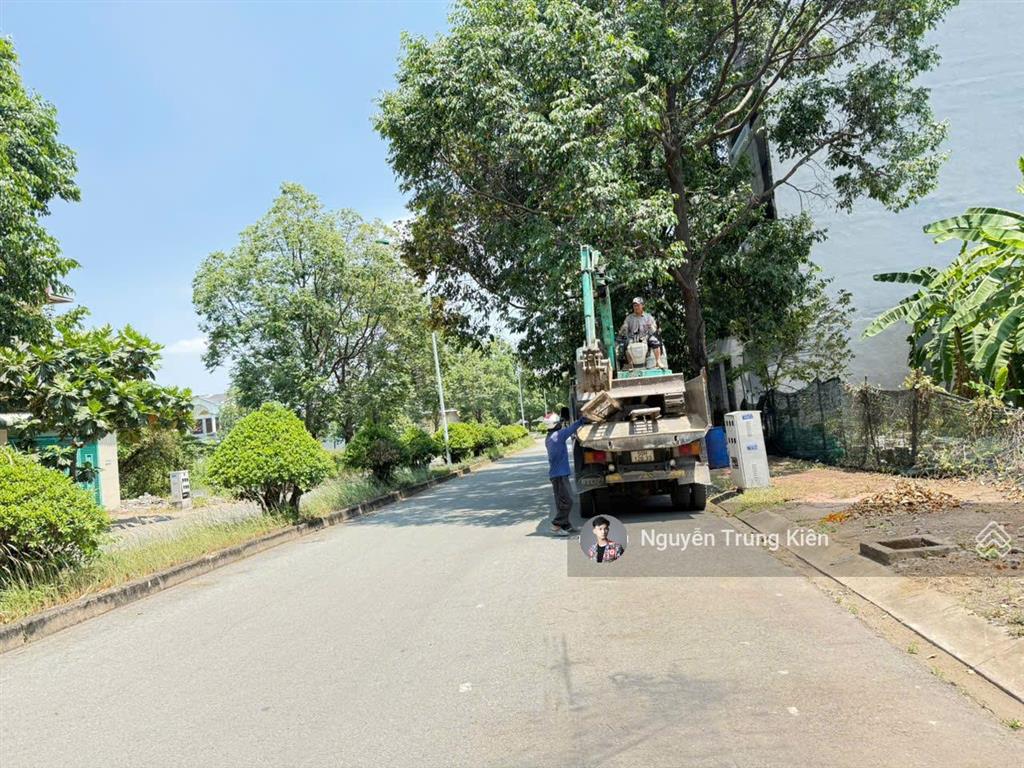 Vĩnh phú 10 nối dài 20m  126m2 ( 6 x 21 )  full thổ cư  sổ riêng, giáp ql 13, cổng chào