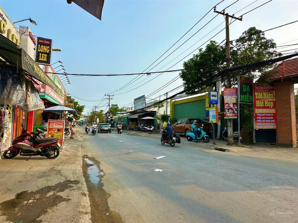 Mặt tiền đường lớn. nguyễn thị định