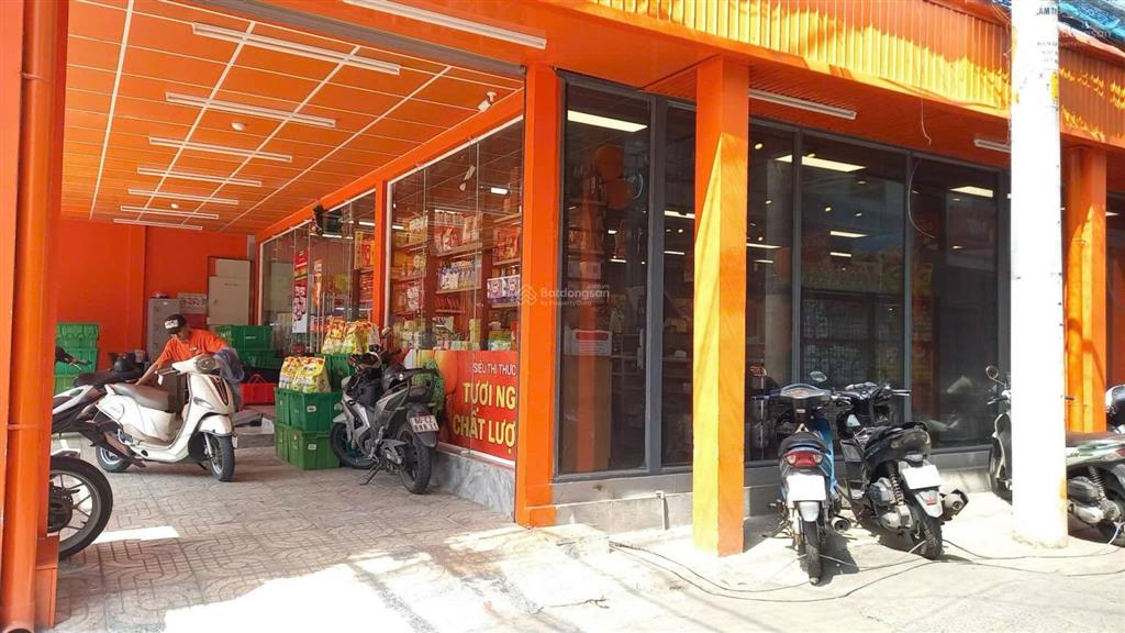 Bán lô góc, đang cho thuê mà siêu thị đẹp trong khu vực