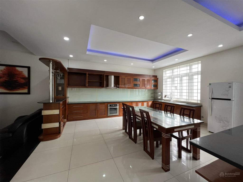 Biệt thự gần sông sài gòn. sát bên trung tâm hành chính thủ thiêm