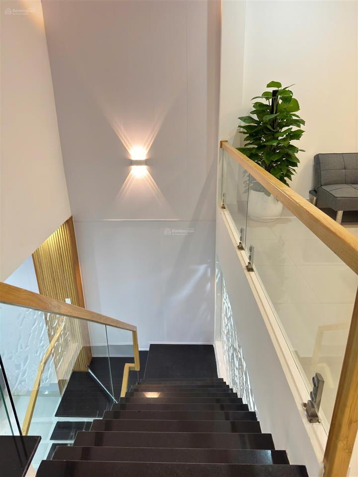 Bán siêu phẩm kiệt ô tô chế lan viên  100m ra tới biển