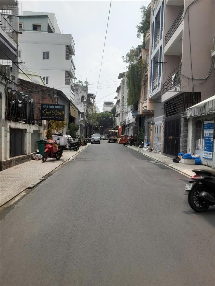 Giá chỉ 170 triệu/m2  mặt tiền khu phan xích long  trần kế xương, dt 5x25m  4 tầng  giá 20,5 tỷ