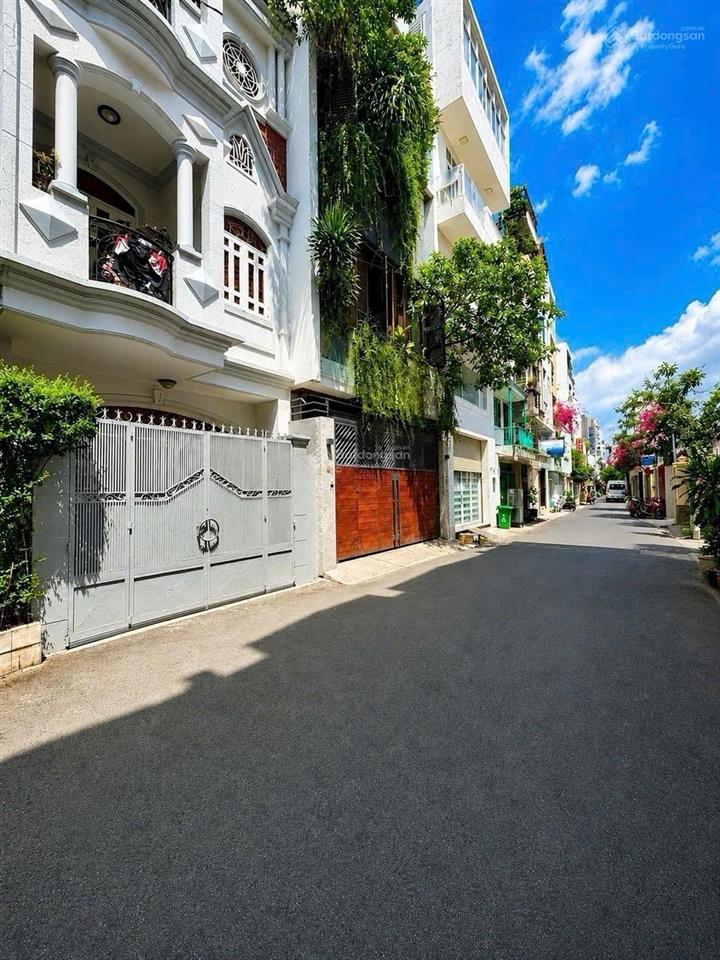 Nhà mới ở liền 5 tầng, 5pn, 6wc  mặt tiền ngay khu phan xích long  dt 4x11m  giá 12,5 tỷ tl