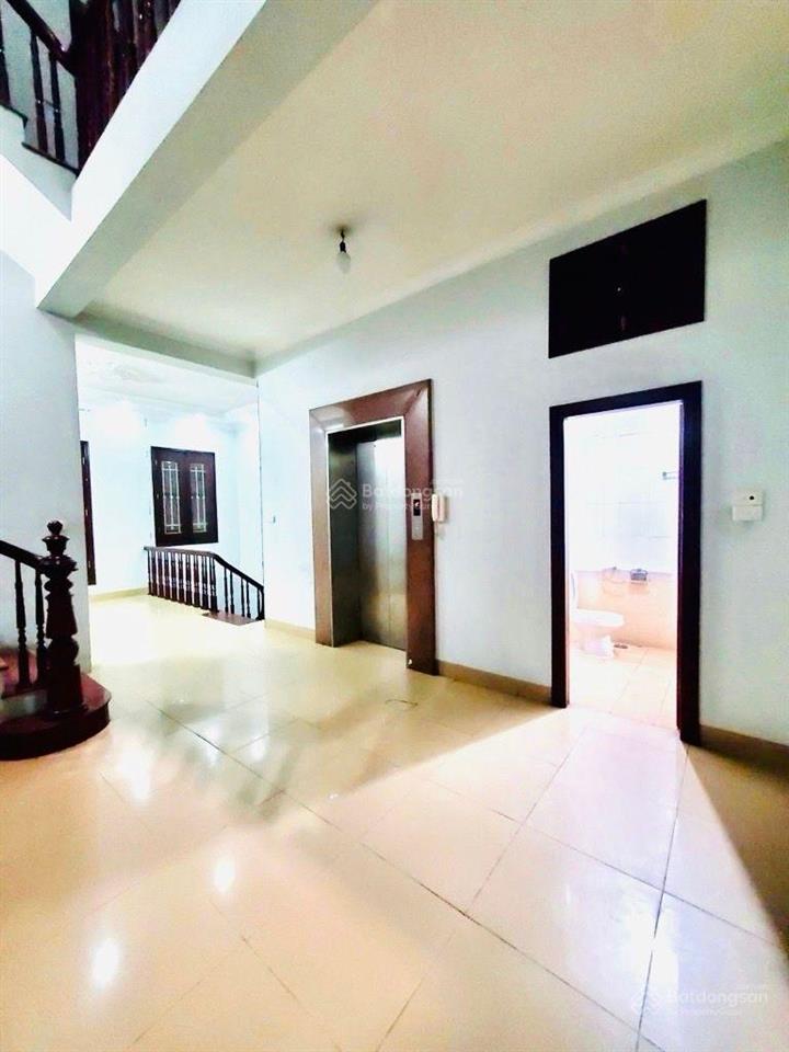 Q. ba đình hiếm toà nhà mặt phố, lô góc, mặt tiền 6m, 90m2, 79 tỷ, 300m ra hồ tây