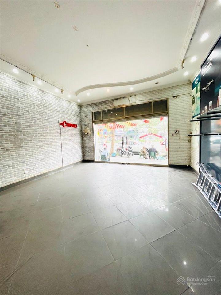 Q. ba đình hiếm toà nhà mặt phố, lô góc, mặt tiền 6m, 90m2, 79 tỷ, 300m ra hồ tây