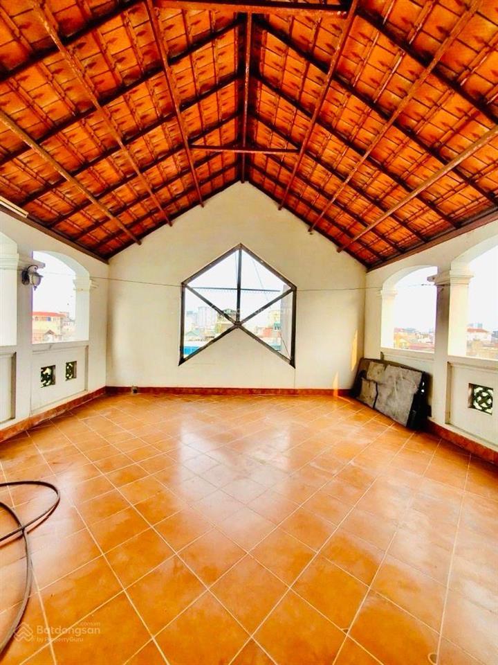 Q. ba đình hiếm toà nhà mặt phố, lô góc, mặt tiền 6m, 90m2, 79 tỷ, 300m ra hồ tây