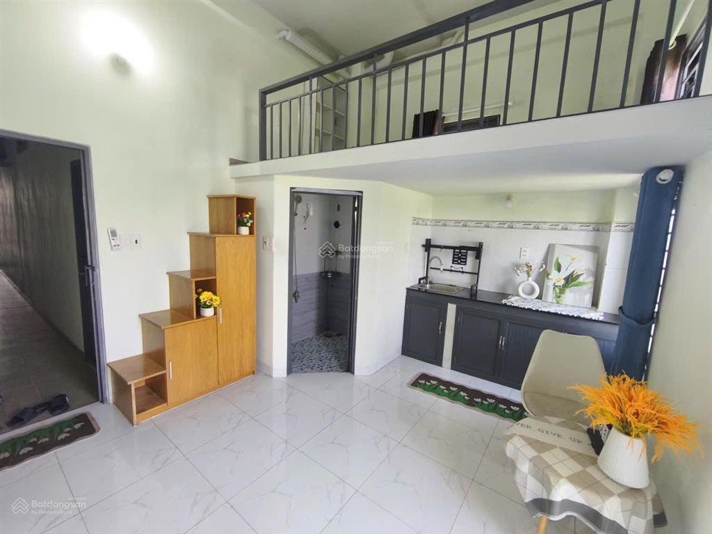 Duplex ban công cửa sổ thoáng gần cầu sắt nguyễn thái sơn  đh ntt
