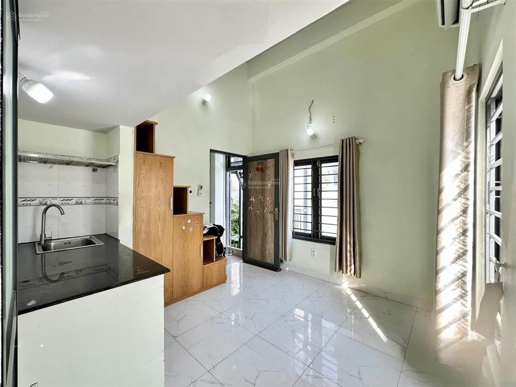 Duplex ban công cửa sổ thoáng gần cầu sắt nguyễn thái sơn  đh ntt