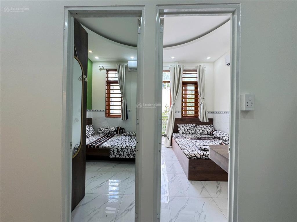 Căn hộ 2pn full nội thất tách bếp, ban công riêng  chính chủ ở ngay