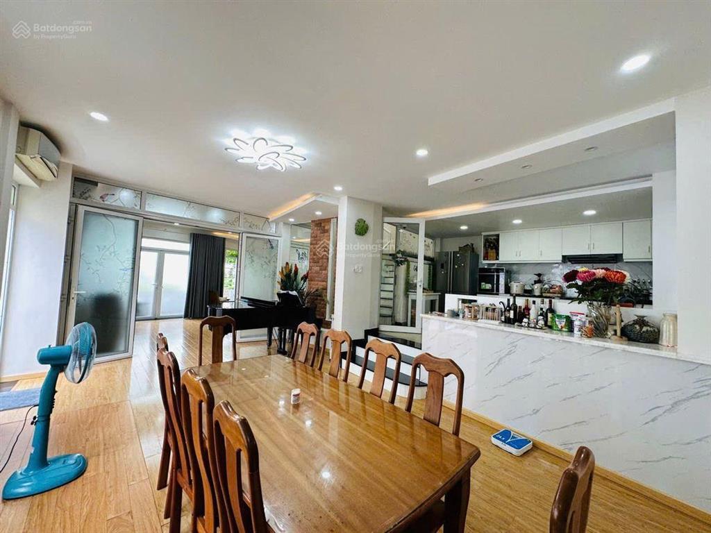 Bán nhà hoàng hoa thám 155.7m²  biệt thự 3 tầng  5pn  hẻm ô tô thông  bình thạnh  giá 26.5 tỷ
