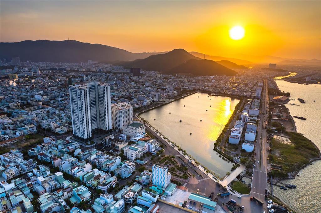 Bán căn góc 3pn giá tốt nhất view biển quy nhơn, có sổ sẵn, nhà đẹp