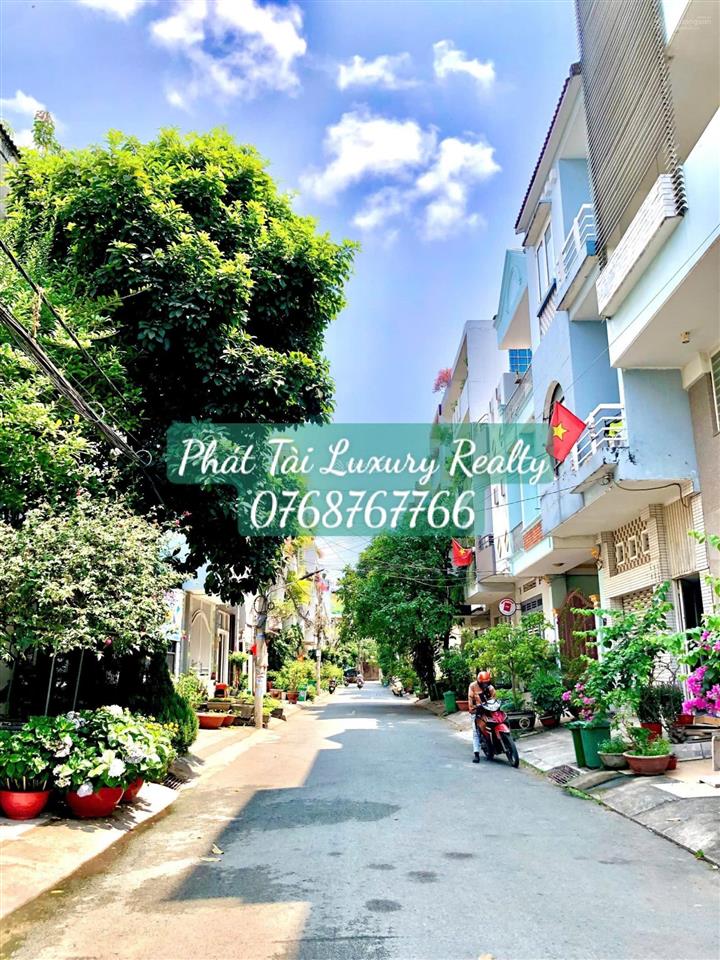 Nhà đẹp 4 tầng 75m2 full nội thất cao cấp  đường nhựa 8m phân lô đồng bộ  cách coop mart chỉ 150m