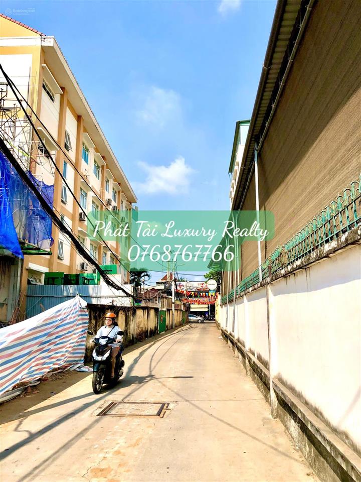 Nhà đẹp 3 tầng 68m2 4pn  hẻm 4m cách bãi ô tô 20m  ngay c.a phường phú thuận  chỉ 7.1 tỷ tl