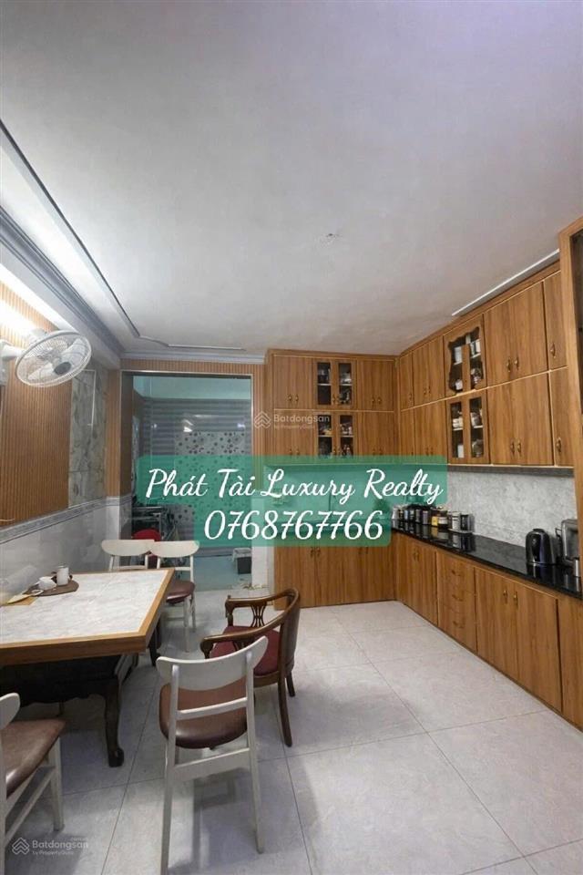 Nhà đẹp 3 tầng 68m2 4pn  hẻm 4m cách bãi ô tô 20m  ngay c.a phường phú thuận  chỉ 7.1 tỷ tl
