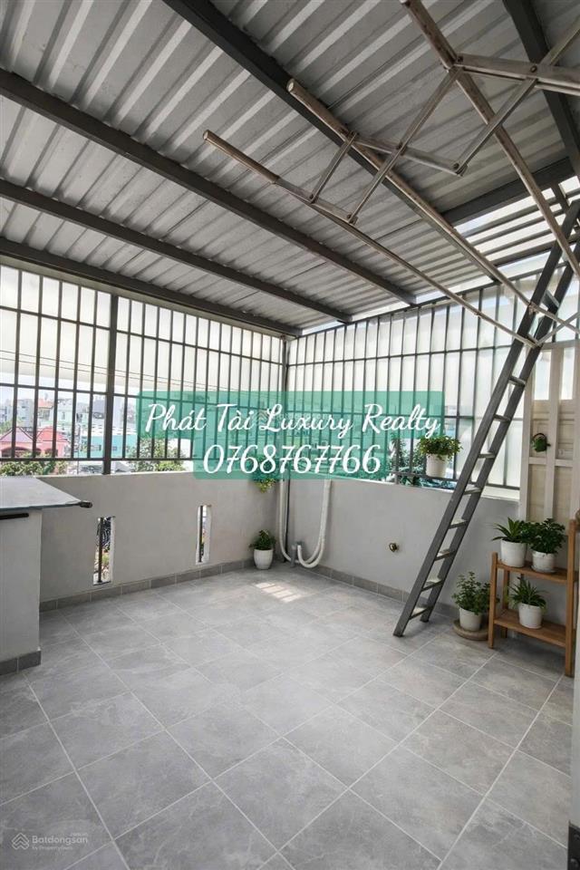 Nhà đẹp 3 tầng 68m2 4pn  hẻm 4m cách bãi ô tô 20m  ngay c.a phường phú thuận  chỉ 7.1 tỷ tl