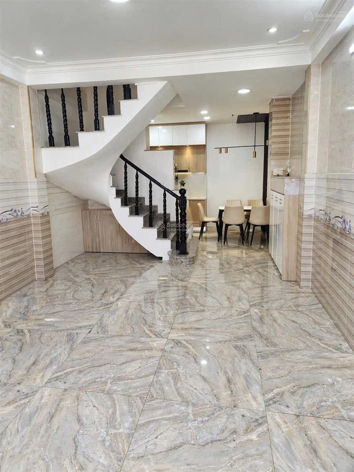 Nhà đẹp 3 tầng 45m² 4pn  đường 8m ô tô quay đầu  mới ở ngay  cách cầu phú thuận 300m  chỉ 8 tỷ