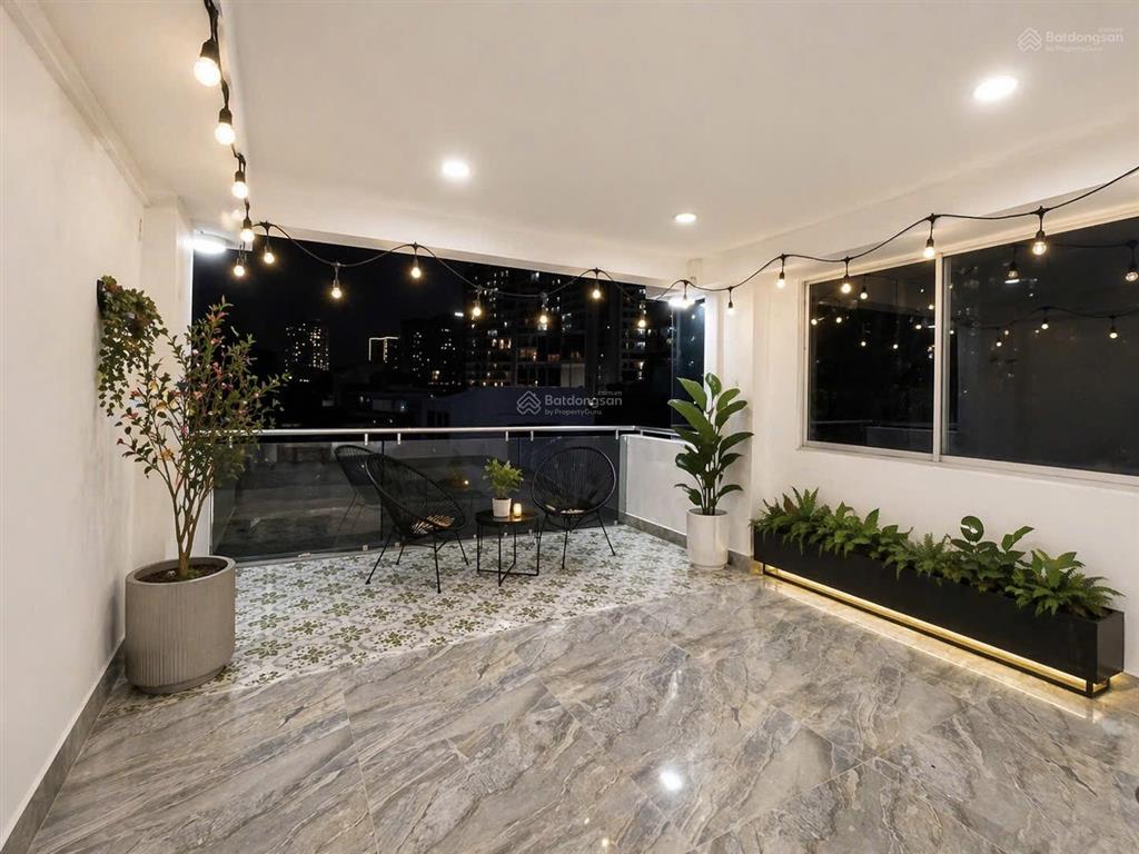 Nhà đẹp 3 tầng 45m² 4pn  đường 8m ô tô quay đầu  mới ở ngay  cách cầu phú thuận 300m  chỉ 8 tỷ