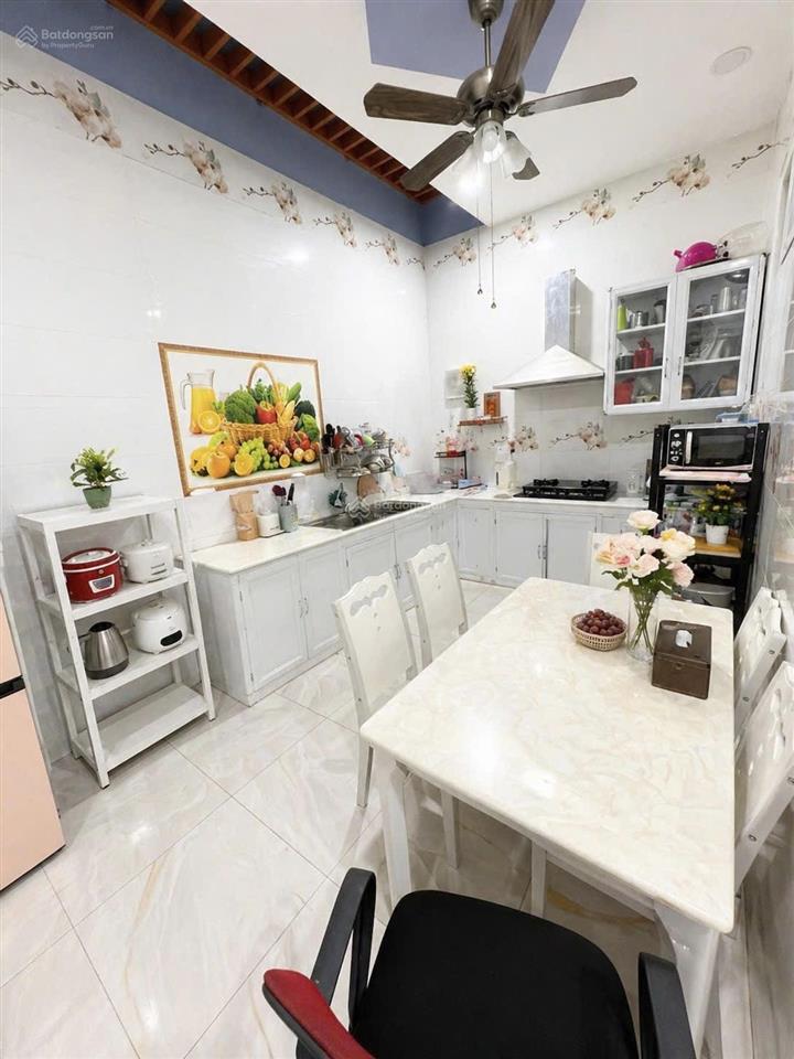 Nhà đẹp 3 tầng 70m2  hẻm xe hơi 8m 3pn  nội thất đẹp  cách chợ tân quy 50m  nhỉnh 9 tỷ tl