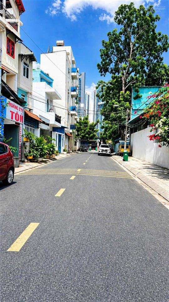 Bán đất tặng nhà 103m2  đường nhựa 10m, tiện xây dựng mới  đối diện kdc city land  chỉ hơn 9 tỷ