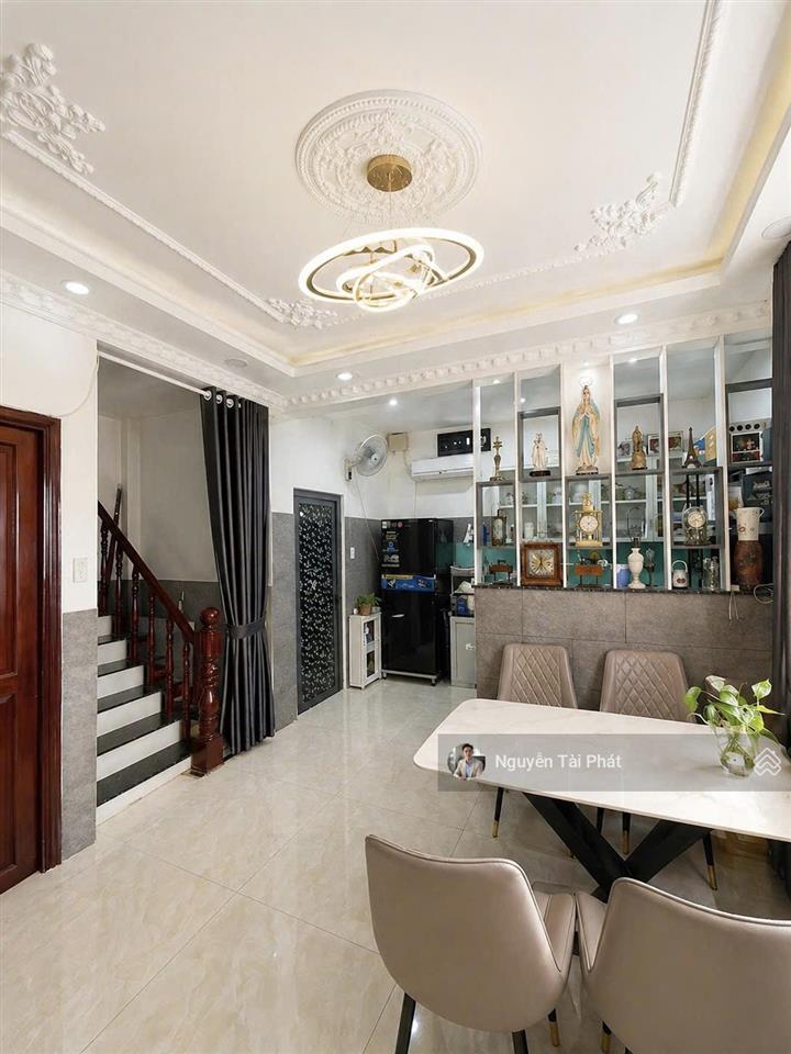 Nhà đẹp 2 tầng 55m2  cách 50m ra mặt tiền 3pn, nội thất xịn  cách chợ phú thuận 500m  nhỉnh 5 tỷ