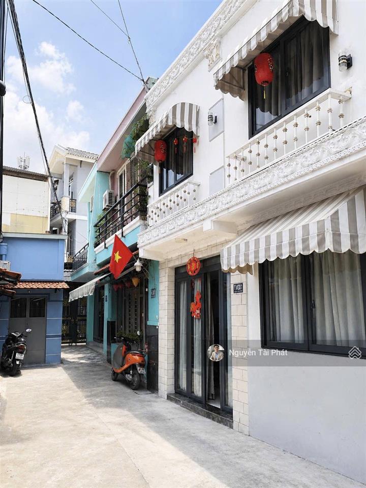 Nhà đẹp 2 tầng 55m2  cách 50m ra mặt tiền 3pn, nội thất xịn  cách chợ phú thuận 500m  nhỉnh 5 tỷ