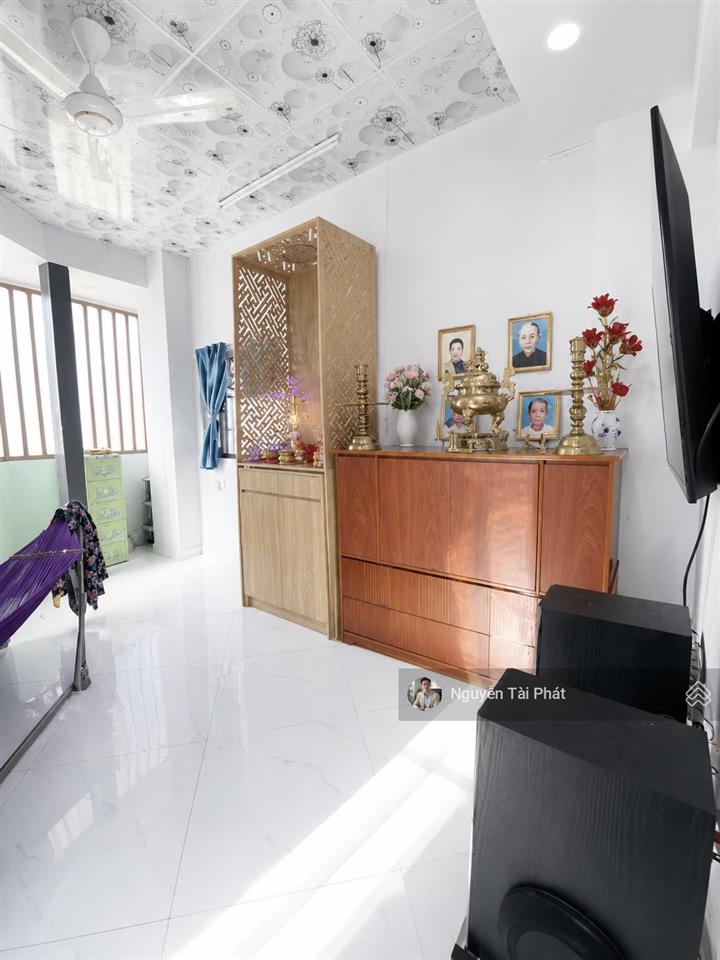 Nhà đẹp 4 tầng 4pn  thang máy xịn  hẻm xe hơi 6m thông  cách cầu tân thuận 100m  nhỉnh 8 tỷ tl
