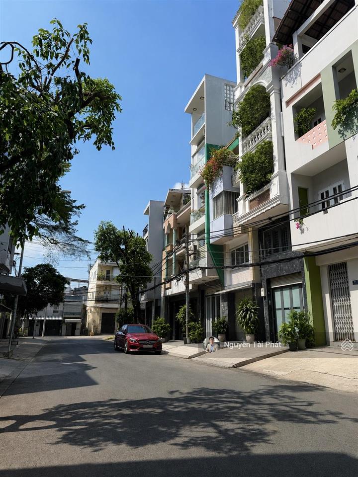 Mặt tiền kd 4 tầng  cách chợ tân quy 100m 42m2 đường nhựa 12m  nội thất đẹp 3pn  nhỉnh 9 tỷ tl