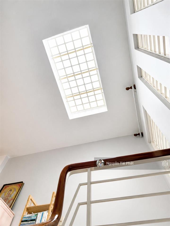 Mặt tiền kd 4 tầng  cách chợ tân quy 100m 42m2 đường nhựa 12m  nội thất đẹp 3pn  nhỉnh 9 tỷ tl