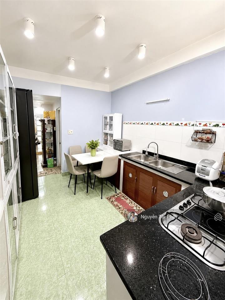 Mặt tiền kd 4 tầng  cách chợ tân quy 100m 42m2 đường nhựa 12m  nội thất đẹp 3pn  nhỉnh 9 tỷ tl