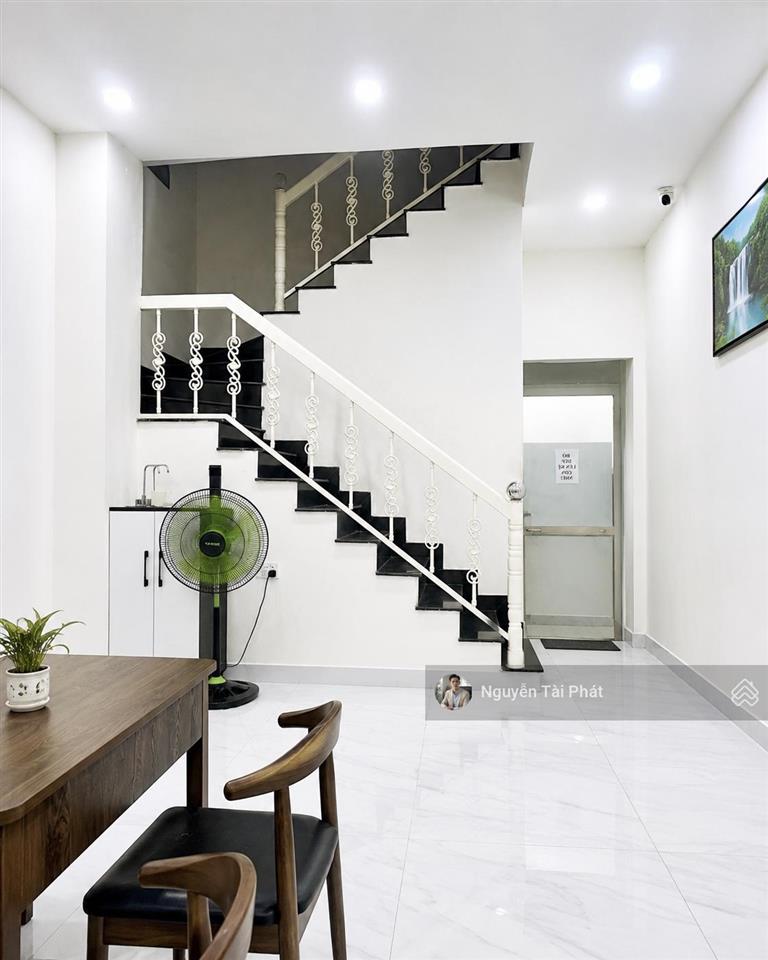 Nhà đẹp 2 tầng 64m2 2pn hẻm 4m thông  sát mặt tiền  cách đại học marketing chỉ 200m  hơn 7 tỷ tl