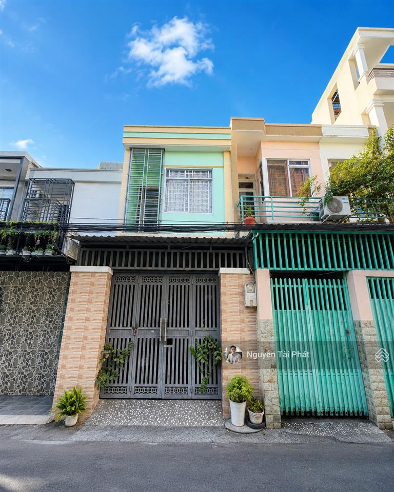 Nhà đẹp 2 tầng 60m2 hẻm 5m trước nhà 2pn  nội thất đẹp  cách thcs nguyễn hữu thọ 150m  hơn 8 tỷ