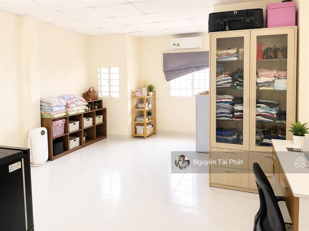 Nhà đẹp 2 tầng 60m2 hẻm 5m trước nhà 2pn  nội thất đẹp  cách thcs nguyễn hữu thọ 150m  hơn 8 tỷ