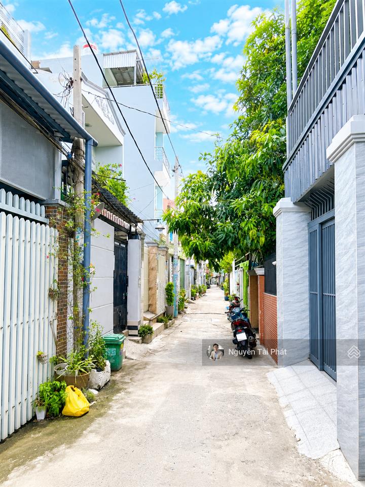 Nhà đẹp 2 tầng 101m2 3pn rộng, hẻm 4m  tiện xây dựng 4 tầng  cách chợ phú thuận 500m  nhỉnh 8 tỷ